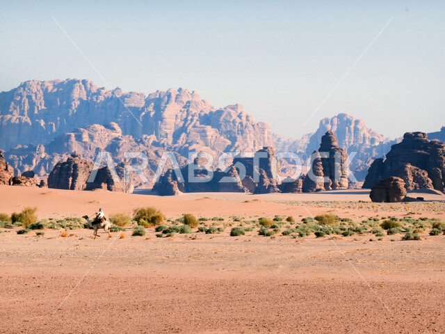 صورة للتكوينات الصخرية في منطقة بجدة نيوم  شمال غرب المملكة العربية السعودية ، مناظر طبيعية خلابة للرمال الذهبية ، جبال ذات تشكيلات صخرية جذابة في تبوك ، معالم حضارية سياحية في المملكة العربية السعودية .