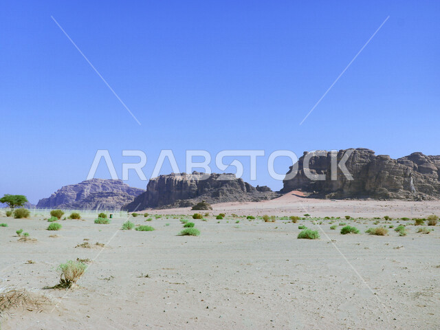 صورة للتكوينات الصخرية في منطقة بجدة نيوم  شمال غرب المملكة العربية السعودية ، مناظر طبيعية خلابة للرمال الذهبية ، جبال ذات تشكيلات صخرية جذابة في تبوك ، معالم حضارية سياحية في المملكة العربية السعودية .