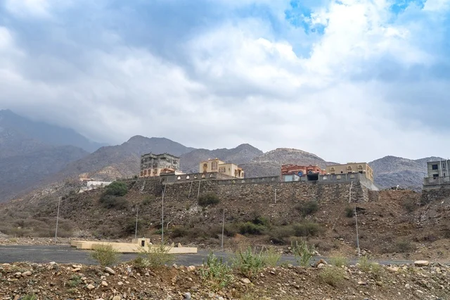 منازل القرية الجبلية التقليدية في السعودية