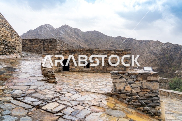 العمارة الحجرية التاريخية في الجبال السعودية