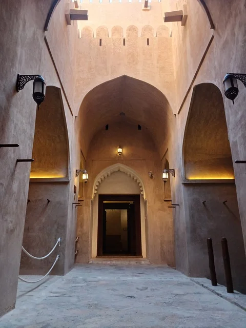 العمارة التقليدية داخل القلاع التاريخية في سلطنة عمان