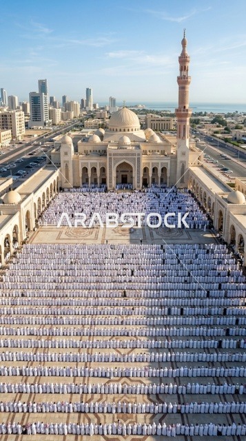 تصوير جوي لصلاة عيد الأضحى في المسجد الكبير بالكويت