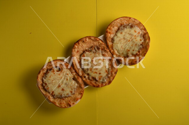 فطيرة البيتزا اللذيذة، وجبة فطور عربية، وصفات طعام شرقية، الفطائر اللذيذة، مأكولات صحية، المعجنات والمخبوزات، مطاعم عربية خليجية سعودية