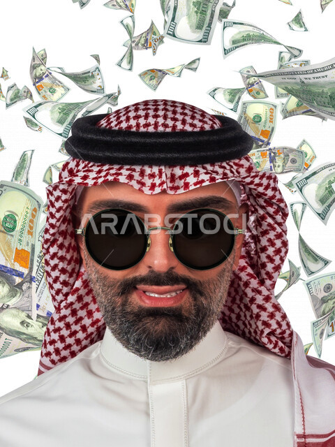 صورة مقربة لرجل أعمال عربي سعودي خليجي ناجح يلبس النظارة الشمسية , تساقط الأوراق النقدية , الغنى والثراء , النمو والأرباح المالية , مفهوم الاستثمار الناجح ,  الإسراف وهدر الأموال . 