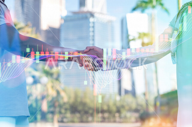 رجلان عربيان خليجيان سعوديان يتصافحان مع بعضهم البعض مع تأثير للرسم البياني لسوق الاوراق المالية ، النجاح في سوق الاوراق المالية ، صفقة تجارية  ، اتفاق عمل ، مفهوم الشراكة 