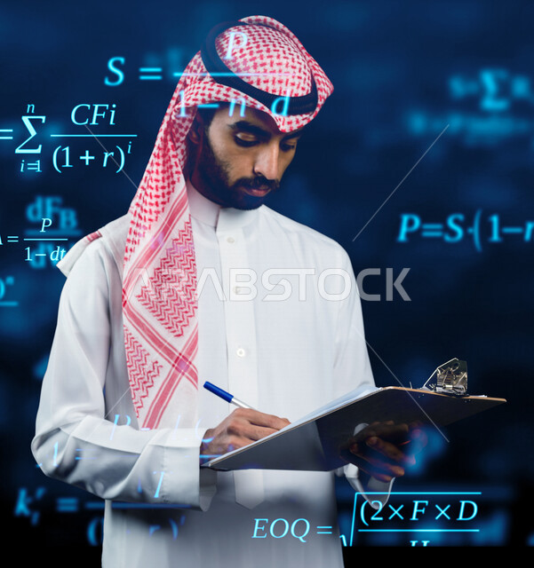 محاسب عربي خليجي سعودي يقوم بتسجيل البيانات والملاحظات على الحافظة ، حساب التكاليف والمصروفات ، قياس ارباح الاعمال ، ادارة العمليات التجارية ، التحليل المالي للجدوى الاقتصادية ،وظيفة محاسبة ، خلفية لمجموعة من القوانين الرياضية