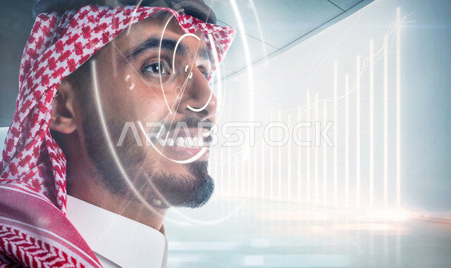 صورة مقربة لوجه رجل عربي خليجي سعودي يتطلع لتحقيق رؤية مستقبلية أفضل ، مواكبة التطلعات و مواجهة التحديات ، تحقيق الاهداف و الطموحات ، رؤية 2030, خلفيه بعناصر هولوجراميه ثلاثية الابعاد