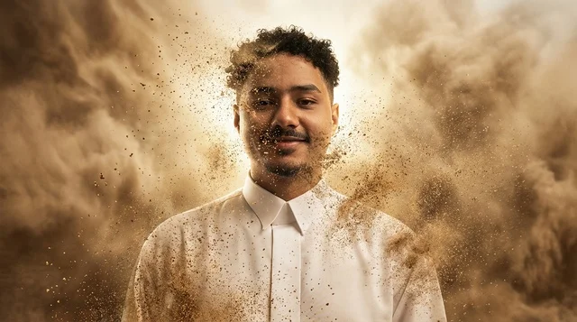 رجل سعودي بالثوب الأبيض في عاصفة رملية