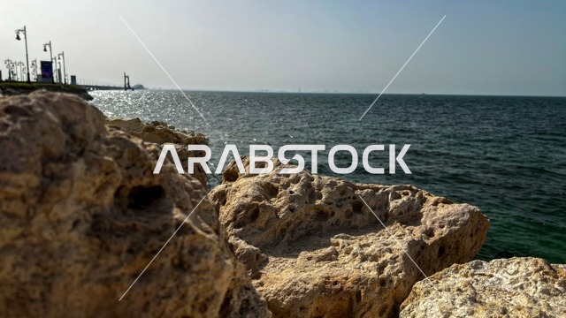 ساحل الخبر وإطلالة على جسر الملك فهد