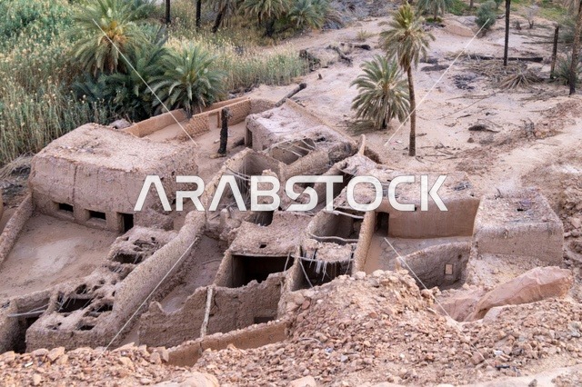 مباني طينية تراثية مهجورة في سكاكا الجوف
