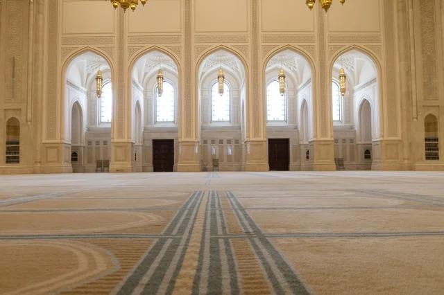 التصميم الداخلي لجامع السلطان قابوس في نزوى عمان