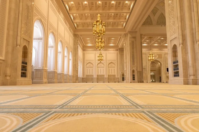 التصميم الداخلي لجامع السلطان قابوس بنزوى سلطنة عمان