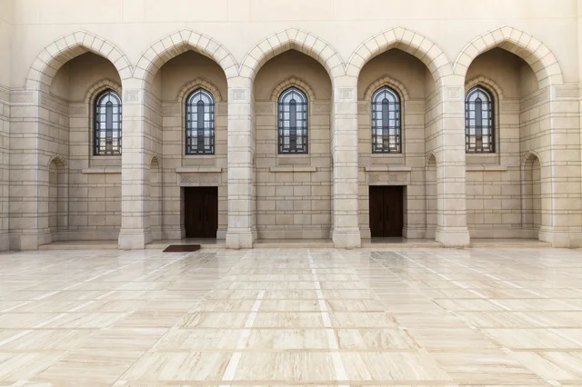 واجهة العمارة الإسلامية التقليدية في مدينة نزوى عمان