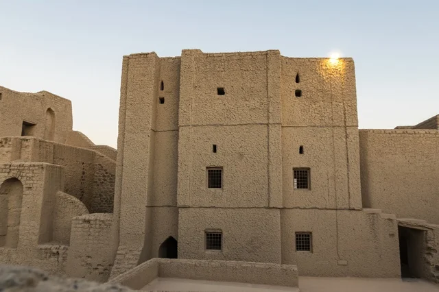 قلعة بهلاء الأثرية عمان العمارة الطينية التقليدية