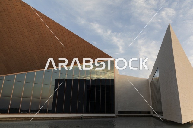 المباني المعمارية الحديثة ذات التصميم الهندسي في مسقط عمان