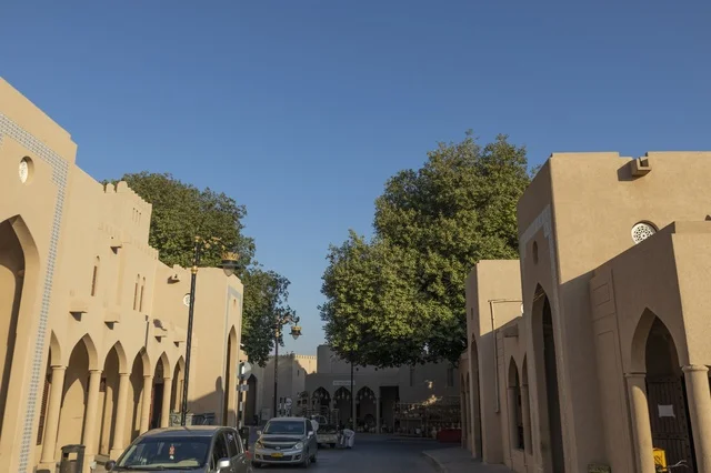 سوق نزوى التقليدي والمباني الطينية التراثية عمان