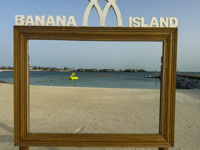 Banana Island Resort Doha Beach Wooden Frame View