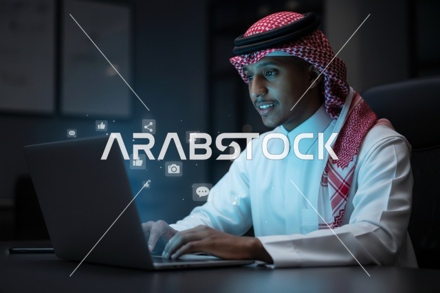رجل سعودي يعمل على الكمبيوتر المحمول مع أيقونات رقمية