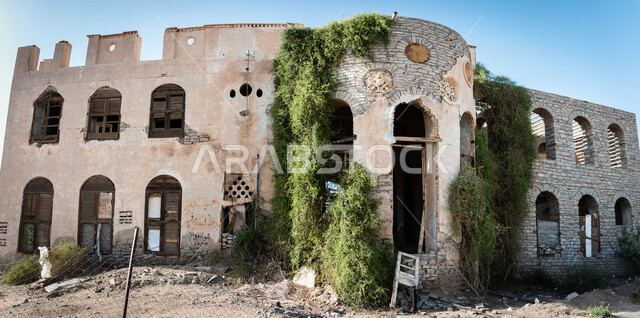 صورة ابداعية لقصر جبرة في مدينة الطائف بالمملكة العربية السعودية، القصر المهجور، الفن الهندسي المعماري، تصاميم العمارة الإسلامية، معالم السعودية المشهورة، السياحة في المملكة العربية السعودية