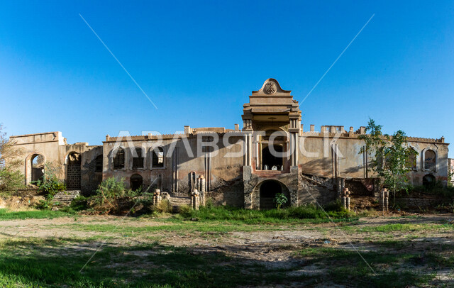 صورة ابداعية لقصر جبرة في مدينة الطائف بالمملكة العربية السعودية، القصر المهجور، الفن الهندسي المعماري، تصاميم العمارة الإسلامية، معالم السعودية المشهورة، السياحة في المملكة العربية السعودية