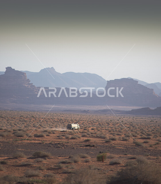 صورة ابداعية لتضاريس مدينة تبوك في المملكة العربية السعودية، معالم تبوك، الطبيعة الصحراوية في السعودية، الجبال والكثبان الرملية، الطبيعة الصحراوية، السياحة في السعودية