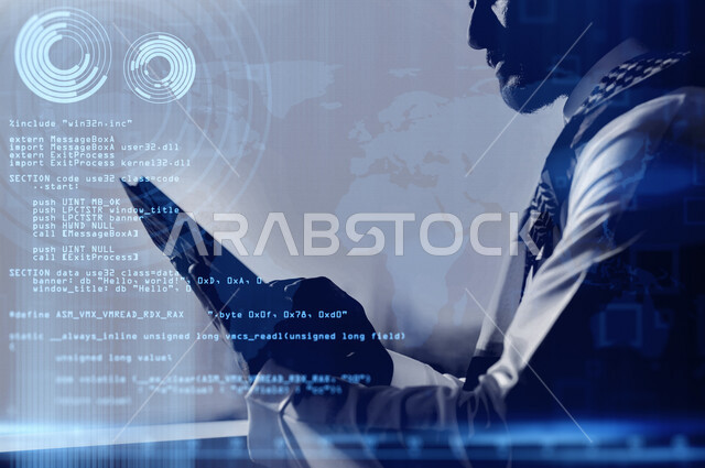 رجل عربي خليجي سعودي يستخدم الجهاز المحمول مع خلفية للغة البرمجة ، التكنولوجيا وتطوير الويب ، تطوير وبناء المواقع والتطبيقات الالكترونية، حماية البيانات والمعلومات ، تقنيات وحاسوب