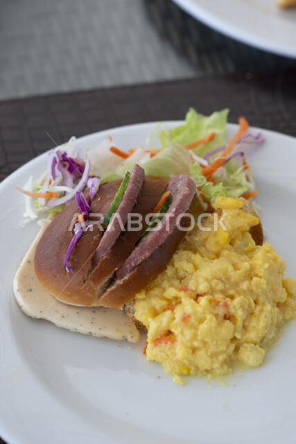 صورة لطبق فطور صحي ، وجبة إفطار شهية ، معجنات و مخبوزات ، وصفات و أطباق طعام ، حمية غذائية صحية ، مطاعم عربية خليجية سعودية