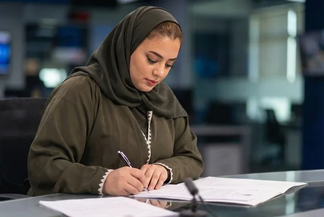 مراسلة سعودية توقع عقد مع شركة جديدة