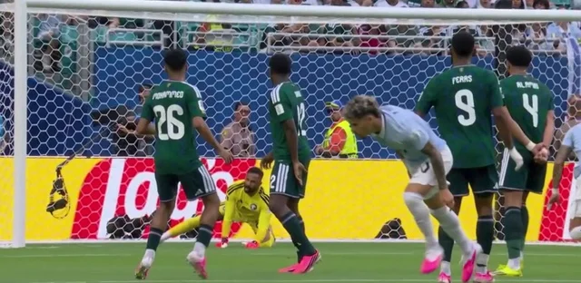 لاعبو المنتخب السعودي لكرة القدم في الملعب في مباريات كاس العالم 2026