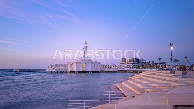 مسجد الرحمة يتلألأ عند غروب الشمس على واجهة مدينة جدة البحرية في المملكة العربية السعودية مسجد الرحمة يتلألأ عند غروب الشمس على واجهة مدينة جدة البحرية في المملكة العربية السعودية