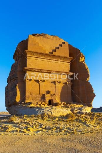 قصر الفريد (ضريح لهيان بن كوزا) من القرن الأول الميلادي، وهو ضريح نبطي ضخم يقع في مدينة الحجر القديمة بالمملكة العربية السعودية قصر الفريد (ضريح لهيان بن كوزا) من القرن الأول الميلادي، وهو ضريح نبطي ضخم يقع في مدينة الحجر القديمة بالمملكة العربية السعودية