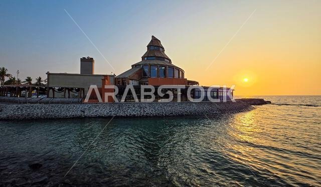 جناح منتجع موفنبيك النورس والممشى العام في كورنيش جدة الجديد، المملكة العربية السعودية