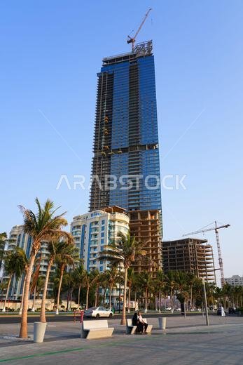 برجا سمو التوأمان الحديثان قيد الإنشاء على واجهة كورنيش جدة الجديد، المملكة العربية السعودية