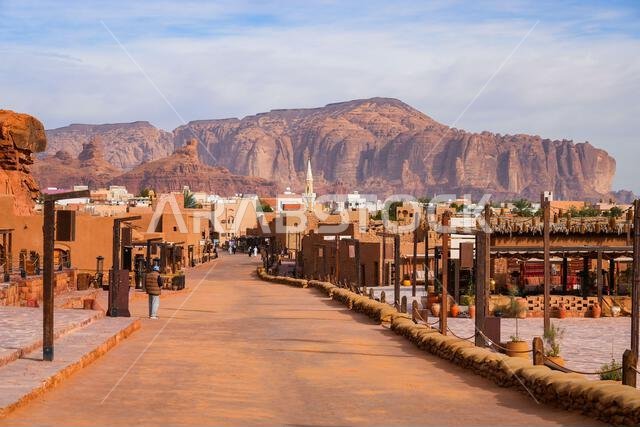 شارع للمشاة في مدينة العلا القديمة التي تم ترميمها، المملكة العربية السعودية