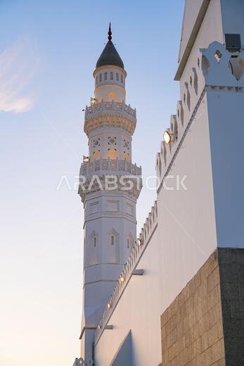 المئذنة البيضاء لمسجد قباء في المدينة المنورة، المملكة العربية السعودية