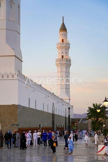 المئذنة البيضاء لمسجد قباء في المدينة المنورة، المملكة العربية السعودية