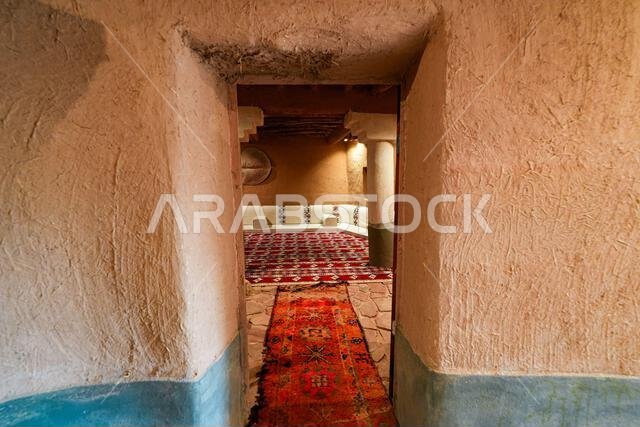 ترميم الجزء الداخلي التقليدي من الطوب اللبن لمنزل إبراهيم بن صالح العيسى في أشيقر، المملكة العربية السعودية