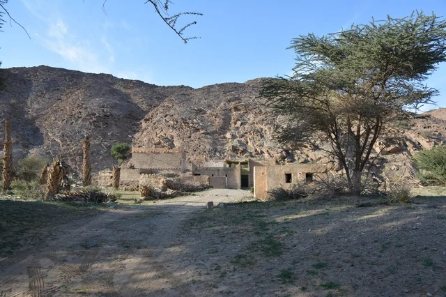 أطلال أثرية طينية في صحراء المملكة العربية السعودية