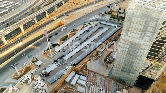 مبانٍ حديثة في مركز الملك عبد الله المالي (KAFD)، الرياض، المملكة العربية السعودية.