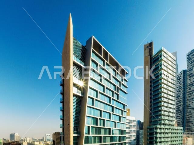 مبانٍ حديثة في مركز الملك عبد الله المالي (KAFD)، الرياض، المملكة العربية السعودية.