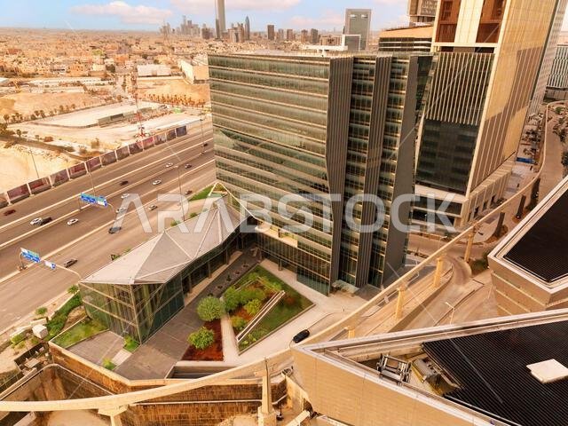 مبانٍ حديثة في مركز الملك عبد الله المالي (KAFD)، الرياض، المملكة العربية السعودية.