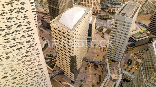مبانٍ حديثة في مركز الملك عبد الله المالي (KAFD)، الرياض، المملكة العربية السعودية.