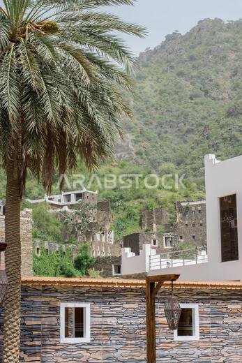صورة رائعة لمباني مدينة رجال الماء، التي تتميز بطابعها التاريخي، تمامًا كما هو الحال في البيوت التاريخية.