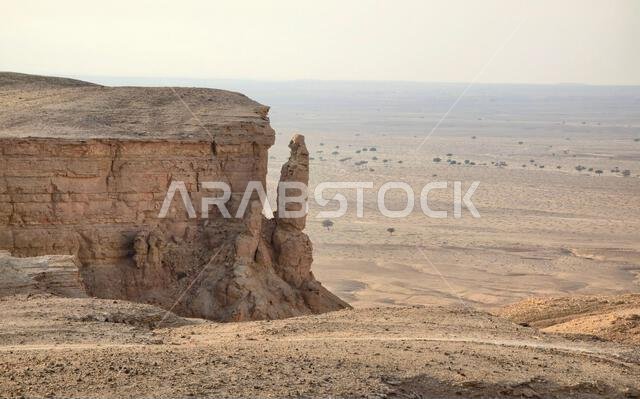 مناظر طبيعية خلابة في جبل الفهرين (حافة العالم) بالقرب من الرياض، المملكة العربية السعودية.