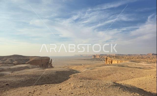 مناظر طبيعية خلابة في جبل الفهرين (حافة العالم) بالقرب من الرياض، المملكة العربية السعودية.