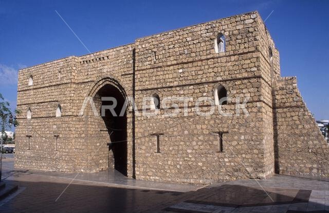 المملكة العربية السعودية، جدة، إحدى بوابات المدينة القديمة المتبقية، والتي تم ترميمها الآن.