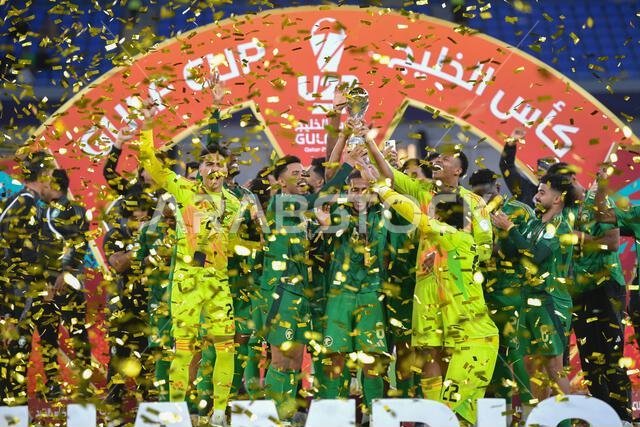 الدوحة، قطر. 16 ديسمبر 2025: يحتفل أعضاء المنتخب السعودي لكرة القدم بفوزهم في المباراة النهائية لكأس الخليج تحت 23 سنة على العراق في استاد 974 خلال بطولة كأس الخليج تحت 23 سنة في الدوحة، قطر، في 16 ديسمبر 2025. حقوق الصورة: رانجيث كومار/ألامي لايف نيوز الدوحة، قطر. 16 ديسمبر 2025: يحتفل أعضاء المنتخب السعودي لكرة القدم بفوزهم في المباراة النهائية لكأس الخليج تحت 23 سنة على العراق في استاد 974 خلال بطولة كأس الخليج تحت 23 سنة في الدوحة، قطر، في 16 ديسمبر 2025. حقوق الصورة: رانجيث كومار/ألامي لايف نيوز