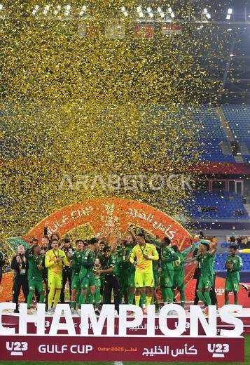 الدوحة، قطر. 16 ديسمبر 2025: يحتفل أعضاء المنتخب السعودي لكرة القدم بفوزهم في المباراة النهائية لكأس الخليج تحت 23 سنة على العراق في استاد 974 خلال بطولة كأس الخليج تحت 23 سنة في الدوحة، قطر، في 16 ديسمبر 2025. حقوق الصورة: رانجيث كومار/ألامي لايف نيوز الدوحة، قطر. 16 ديسمبر 2025: يحتفل أعضاء المنتخب السعودي لكرة القدم بفوزهم في المباراة النهائية لكأس الخليج تحت 23 سنة على العراق في استاد 974 خلال بطولة كأس الخليج تحت 23 سنة في الدوحة، قطر، في 16 ديسمبر 2025. حقوق الصورة: رانجيث كومار/ألامي لايف نيوز