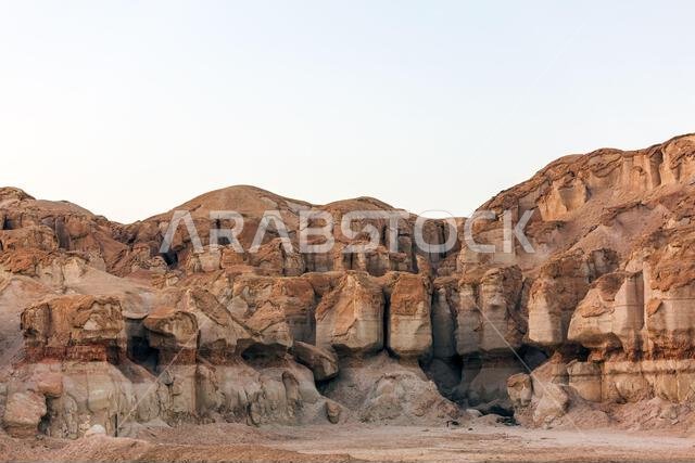جبل القره في واحة الأحساء، أحد مواقع التراث العالمي لليونسكو، الهفوف، المملكة العربية السعودية