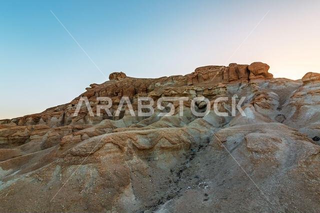 جبل القره في واحة الأحساء، أحد مواقع التراث العالمي لليونسكو، الهفوف، المملكة العربية السعودية